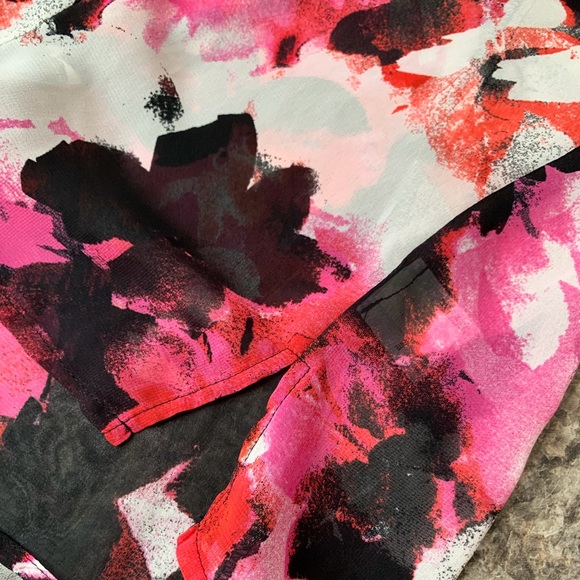 Ladies Tahari Ruffled Blouse - Picture 4 of 11